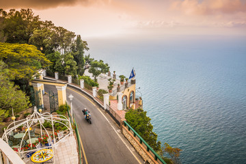 Ausblick von Hotel San Michele in Anacapri in sonnigen Frühling