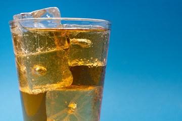 Kaltes Getränk für den Sommer, Eistee und Cocktail Erfrischung