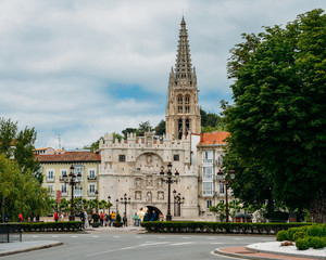 Obraz premium Arco de Santa Maria in Burgos, Spain, is to one of the 12 medieval gates to the city centre during the Middle Ages