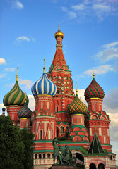 Fototapeta na wymiar Saint Basil cathedral on Red square, Moscow
