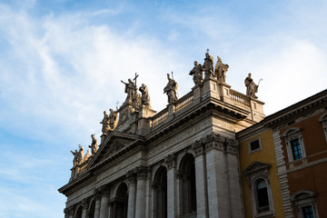 Fototapeta na wymiar サン・ジョバンニ・イン・ラテラノ大聖堂の十二使徒像（ローマ、イタリア）