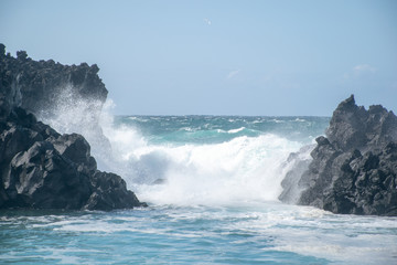 Ocean crash on the rocks