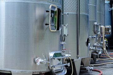 Perfection of technology in wine production
