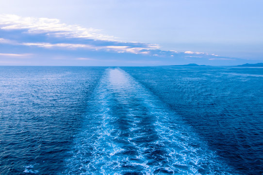 Boat wake on sea, Mazatlan, Chiapas, Mexico