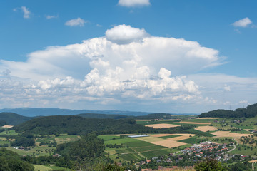 Obraz premium landschaft mit gewitterwolken am Himmel