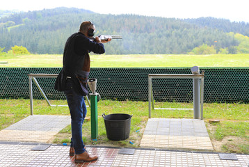 tiro al plato escopeta país vasco 4M0A3982-f18