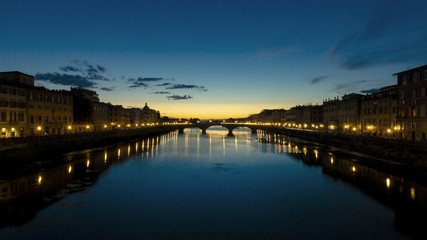 Fototapeta na wymiar Sunset over Arno