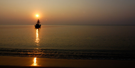 Fototapeta premium Fishing boats at sunrise - Kui Buri, South Thailand 