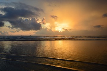 Atardecer en Playa Uvita