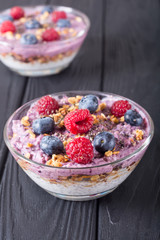 Chia yogurt with granola