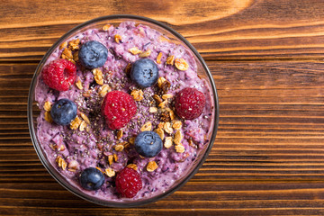 Chia yogurt with granola