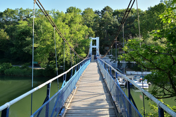 Obraz premium Hanging bridge over the river Vulan