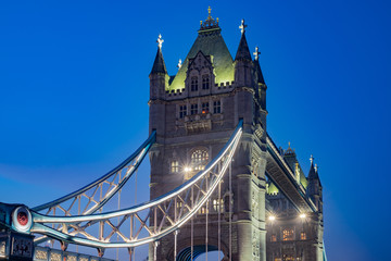 Fototapeta na wymiar Night view of the historical and beautiful Tower Bridge