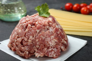 Minced meat and other ingredients