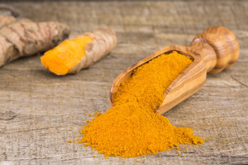 Turmeric powder and fresh turmeric - Curcuma longa