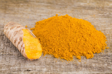 Turmeric powder and fresh turmeric - Curcuma longa