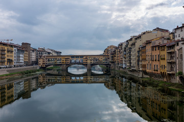 Obraz premium Famous Vecchio bridge in Florence