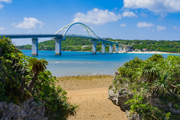 瀬底大橋