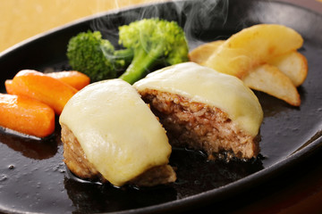 チーズハンバーグステーキ　Cheese on the hamburger Steak