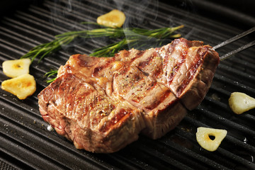 ビーフステーキ　Grilled beef steak