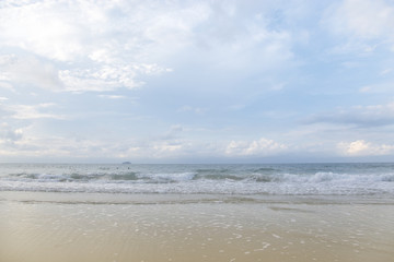 Fototapeta na wymiar Ocean wave and tropical beach