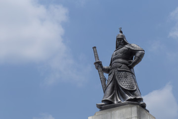 Fototapeta premium General of Korea, Statue