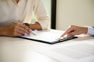 Real estate broker residential house and car rent listing contract