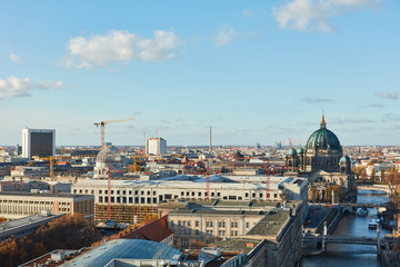 Berlin City Skyline mit Berliner Dom © Robert Kneschke