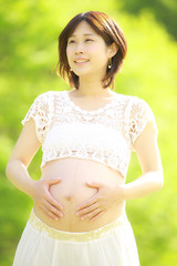 若い妊婦