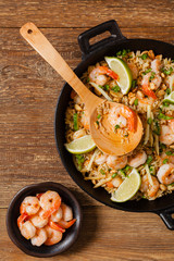 Fried rice with shrimp in Thai.