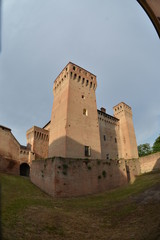 Fototapeta na wymiar Un castello medievale di mattoni