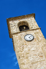 Torre con reloj y campanario/torre con reloj y campanario en piedra que forma parte del...