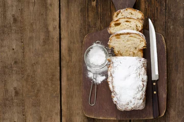 Gardinen süßes Brot mit Zigarrenpulver und Milch © Inna