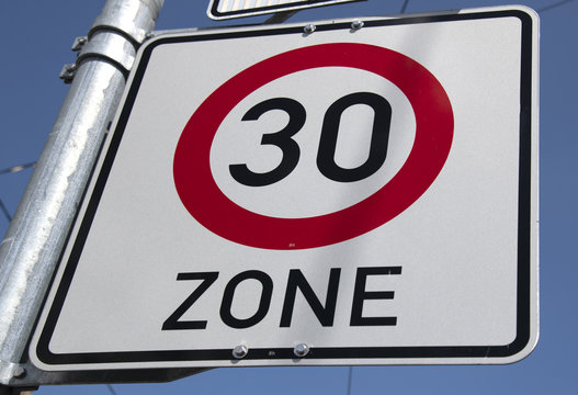 Strassenschild Tempo 30-Zone