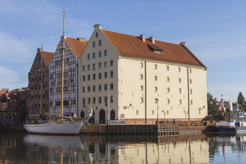 Obraz premium Historic buildings on the banks of the river in Gdansk. Poland