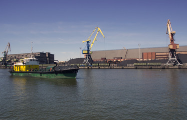 sea port cargo ship !