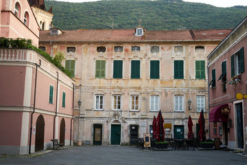 Naklejka premium Altes Haus in alter Stadt
