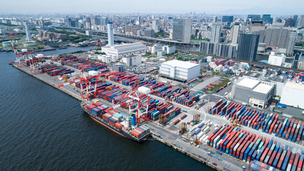 コンテナ・コンテナ船