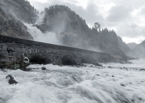 L&aring;tefossen
