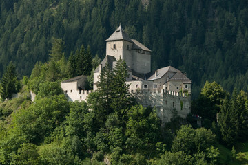 Fototapeta na wymiar Burg Reifenstein in Südtirol