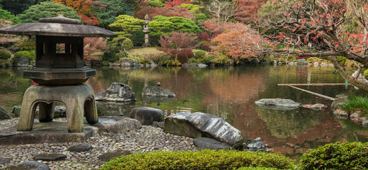 Fototapeta na wymiar Japanese garden in Tokyo