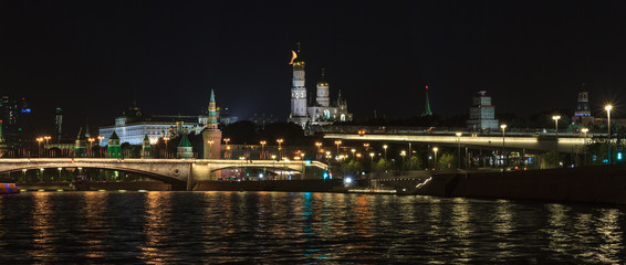 Fototapeta na wymiar The Moskva River night with Kremlin