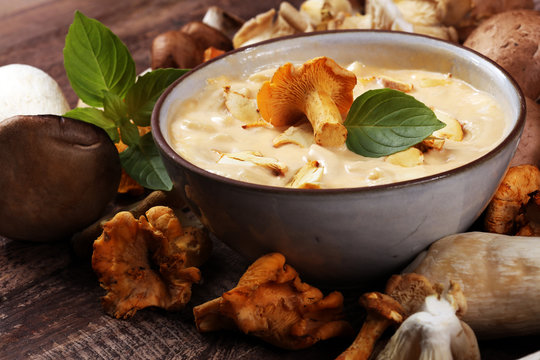 Schwammerlsuppe Bilder – Durchsuchen 16,901 Archivfotos, Vektorgrafiken ...