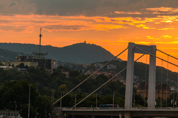 Obraz premium sunset in Budapest 2018 summer view from Liberty bridge