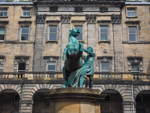 Alexander and Bucephalus statue in Edinburgh