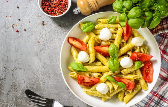 Farfalle Pasta - Caprese salad with tomato, mozzarella and basil