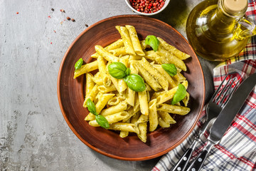 penne pasta with pesto sauce