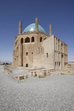 Dome of Soltaniyeh, the best known monument of Ilkhanid Persia