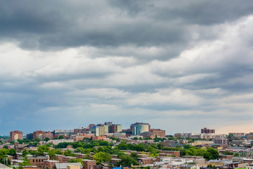 Fototapeta premium Storm clouds over Johns Hopkins Hospital, in Baltimore, Maryland
