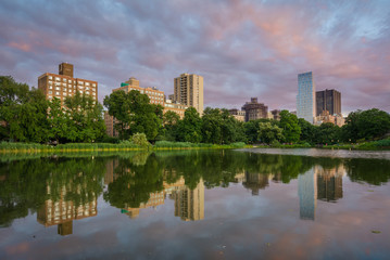 Fototapeta na wymiar Harlem Meer at sunset, in Central Park, Manhattan, New York City.